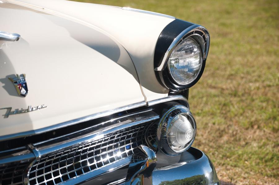  Ford Fairlane Crown Victoria Hardtop 1955 года  (фото 20 из 55)